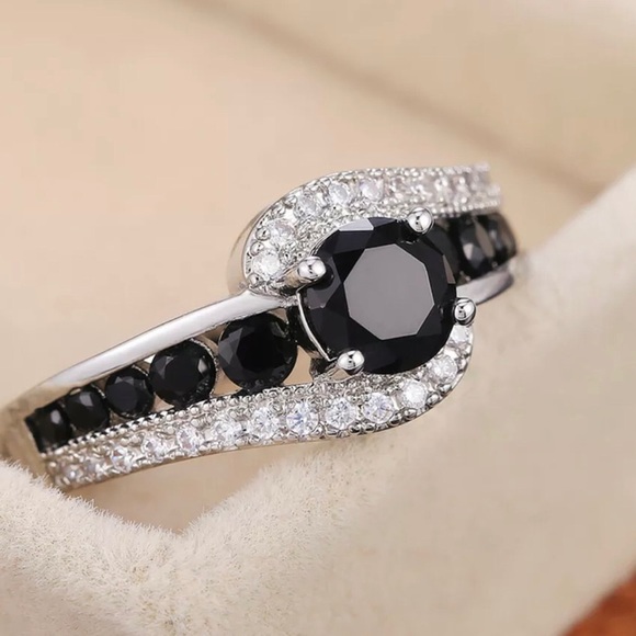 BLACK ONIX Bridal wedding ring​ - Picture 5 of 6